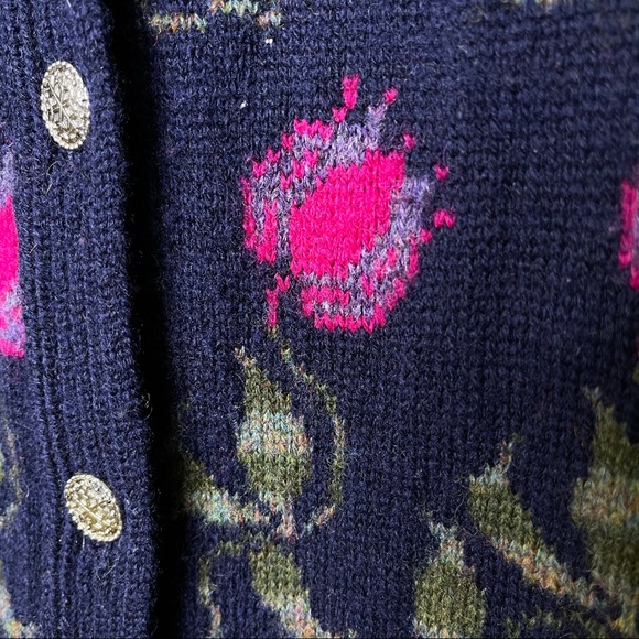 Vintage Glenugie wool floral button down sweater - Picture 5 of 9